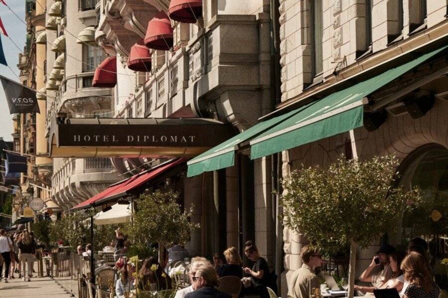 Hotel Diplomat facade,restaurant