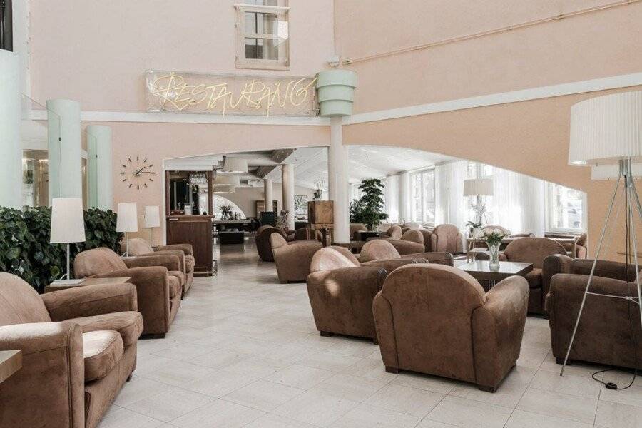 Memory Hotel lobby