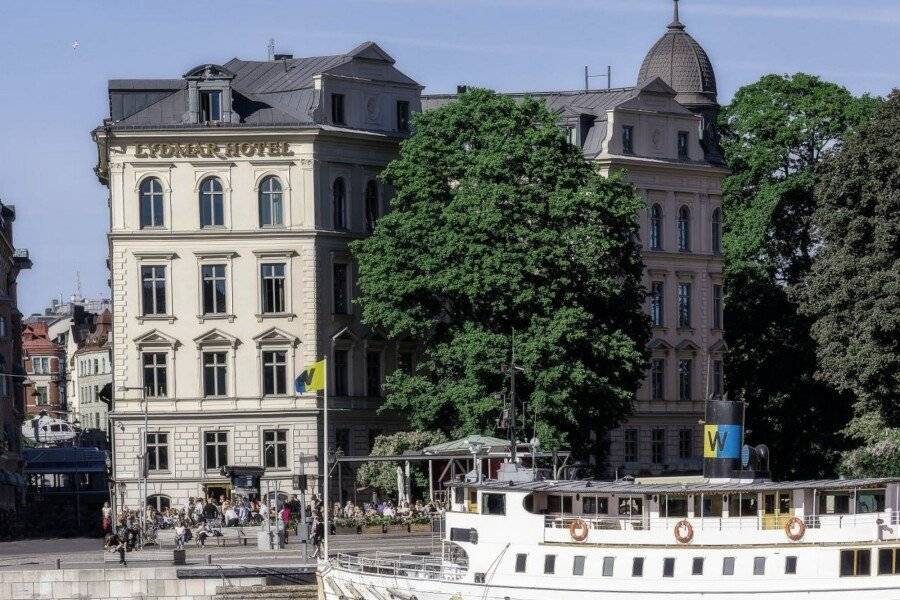 Lydmar Hotel facade