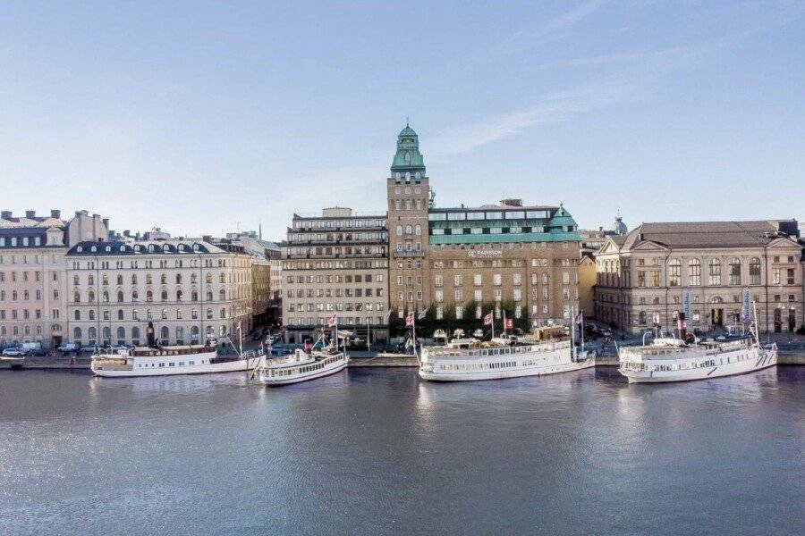 Radisson Collection, Strand Hotel, facade