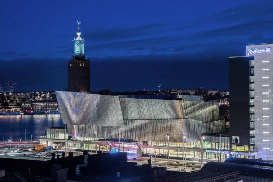 Radisson Blu Waterfront Hotel, facade, hotel facade