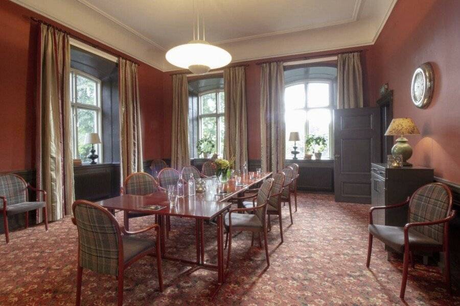 Åkeshofs Slott conference room