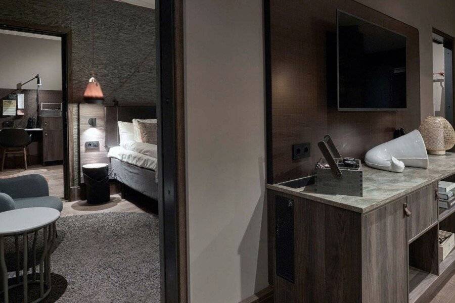 Downtown Camper by Scandic hotel bedroom