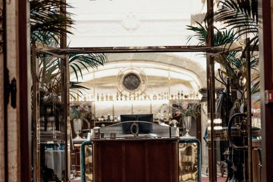 Bank Hotel lobby