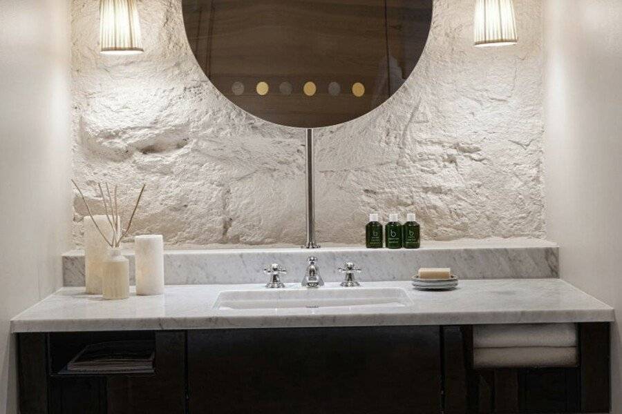 Villa Dagmar bathtub