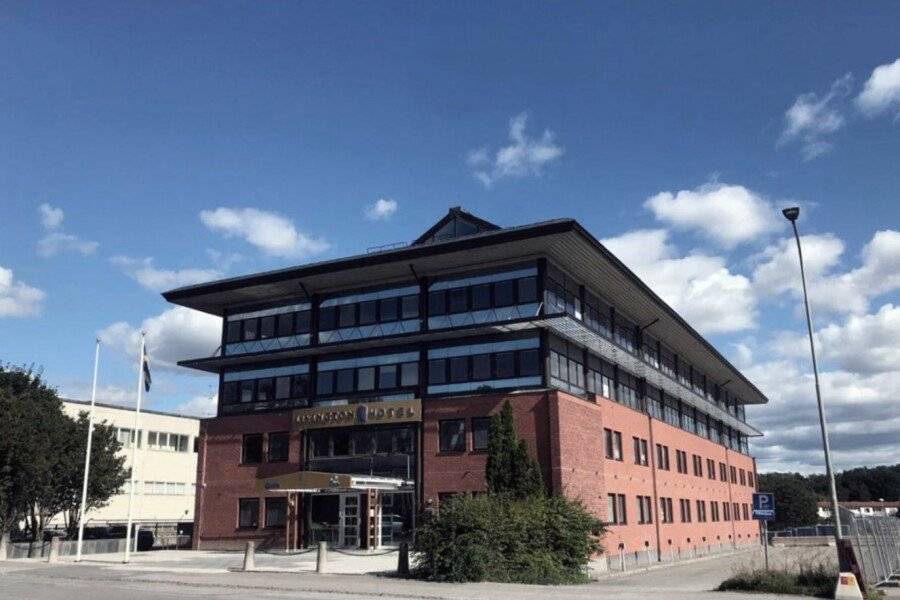 Livington Hotel hotel facade