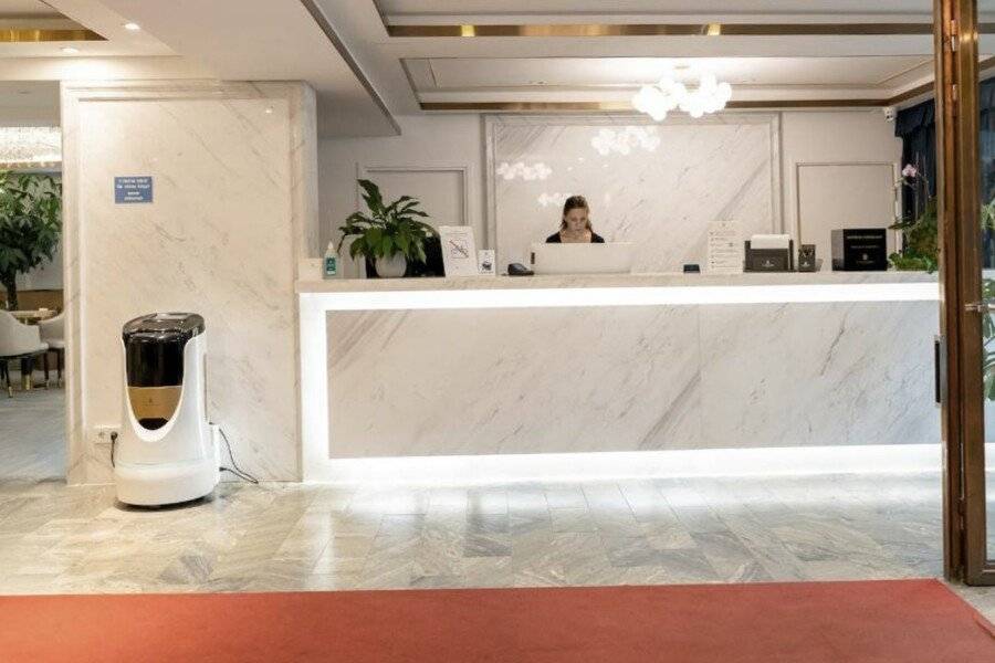 Livington Hotel lobby, front desk