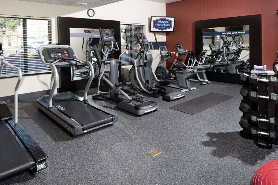 Hampton Inn & Suites South fitness centre