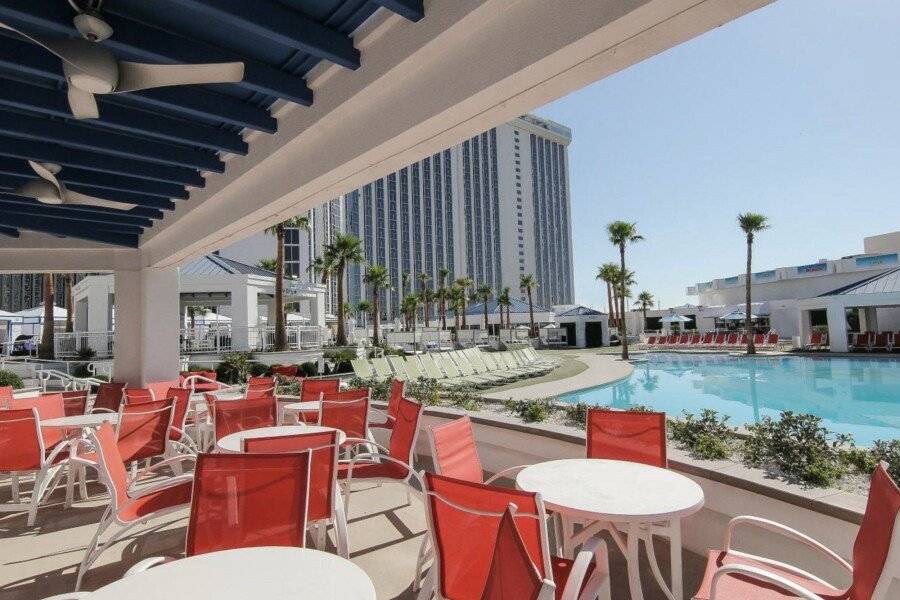 Westgate Resort and Casino outdoor pool,bar