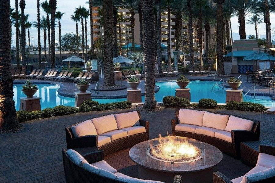 Hilton Grand Vacations Club on the Strip outdoor pool,spa,fire pit