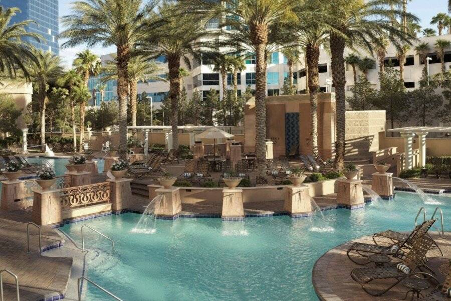 Hilton Grand Vacations Club on the Strip outdoor pool,spa