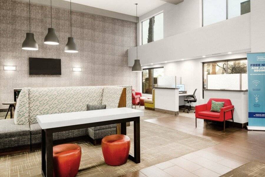 Hampton Inn & Suites-Henderson lobby