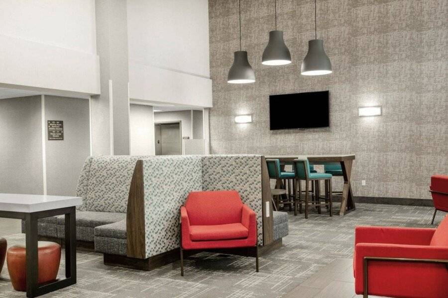 Hampton Inn & Suites-Henderson lobby