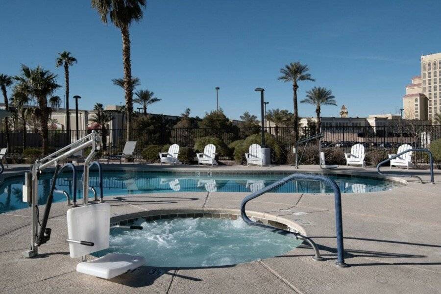 Hampton Inn & Suites-Henderson spa, outdoor pool, jacuzzi