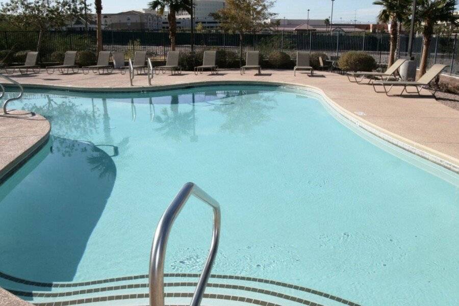 Hampton Inn & Suites-Henderson outdoor pool