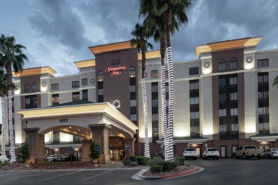 Hampton Inn Tropicana facade,parking