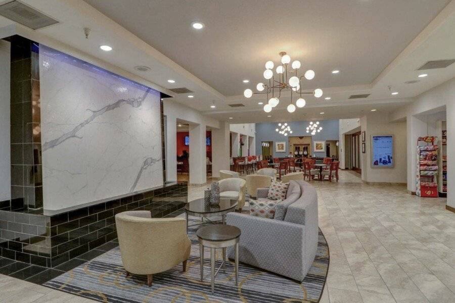 Hampton Inn Tropicana lobby