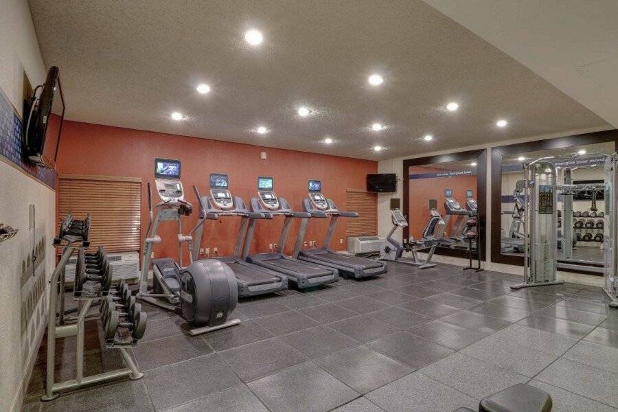 Hampton Inn Tropicana fitness centre