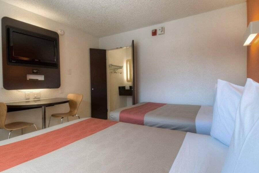 Motel 6-Las Vegas, NV - Tropicana hotel bedroom