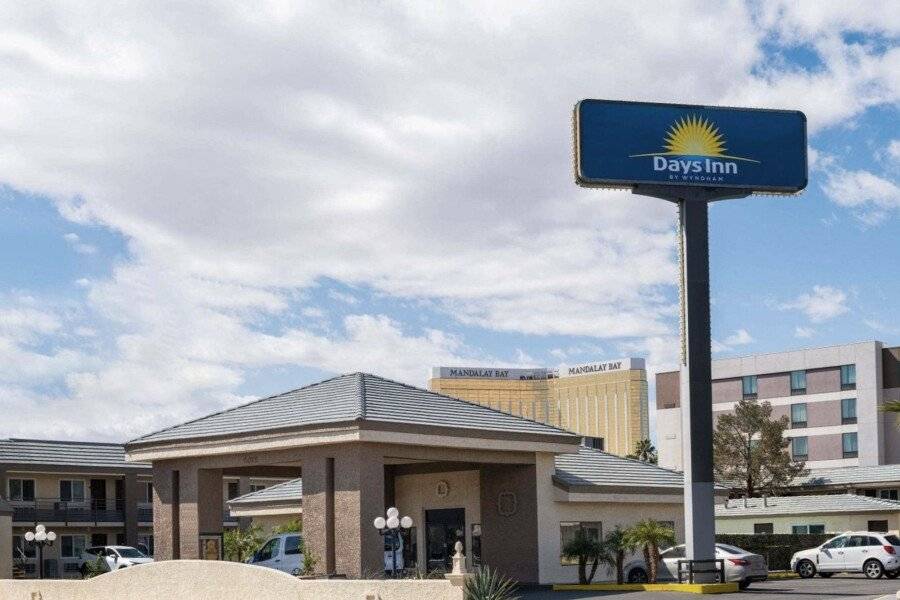 Days Inn by Wyndham Airport Near the Strip ,hotel facade