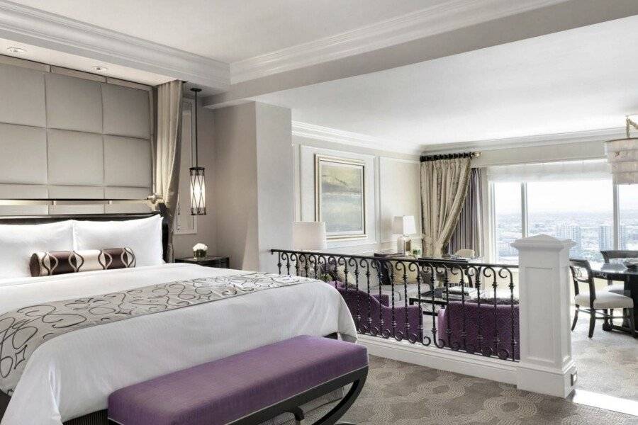 The Venetian® Resort hotel bedroom