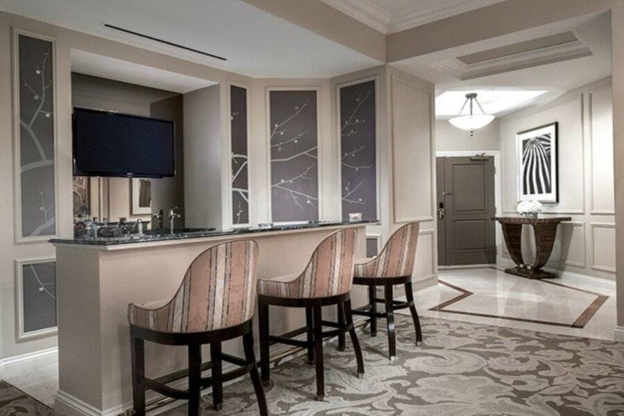 The Venetian® Resort lounge