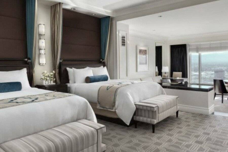 The Palazzo at The Venetian® hotel bedroom