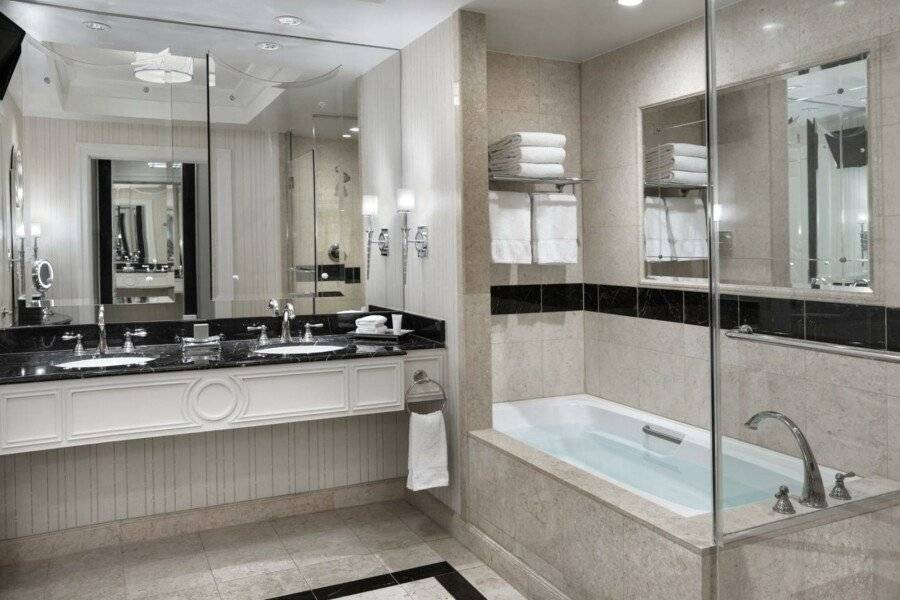 The Palazzo at The Venetian® bathtub