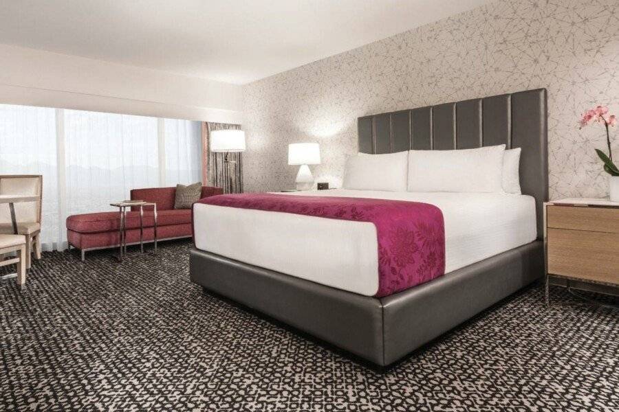 Flamingo Hotel & Casino hotel bedroom