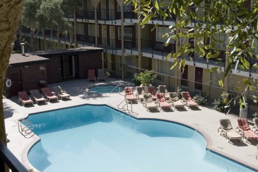 Mardi Gras Hotel & Casino outdoor pool