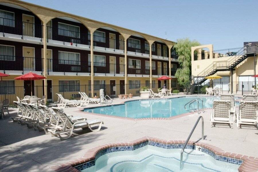 Mardi Gras Hotel & Casino outdoor pool,jacuzzi