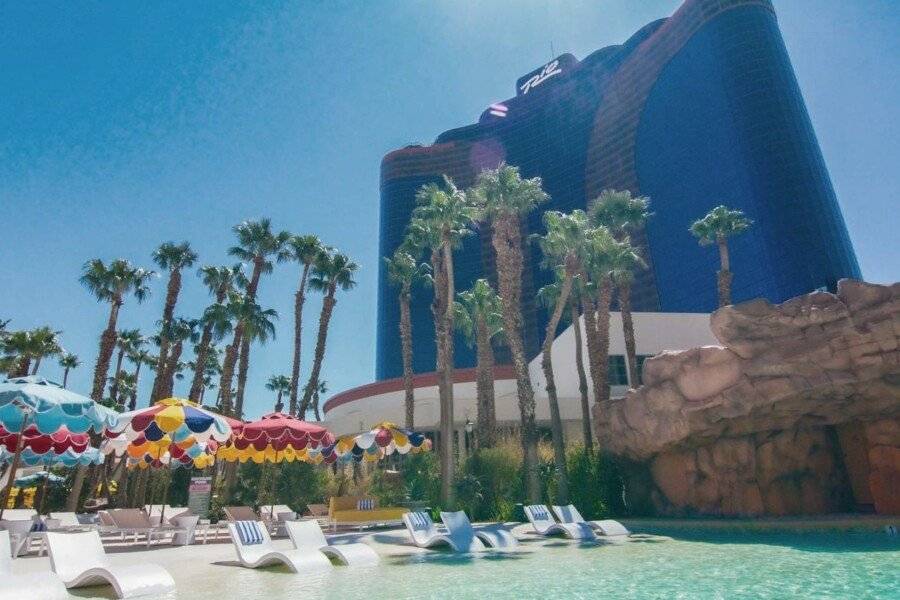 Rio Hotel & Casino facade,outdoor pool