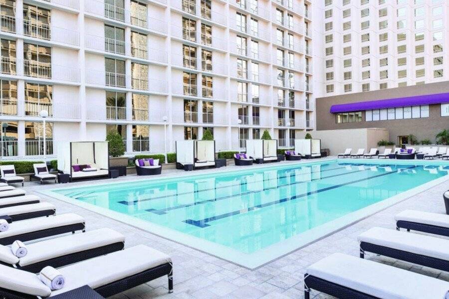 Harrah's Hotel & Casino outdoor pool