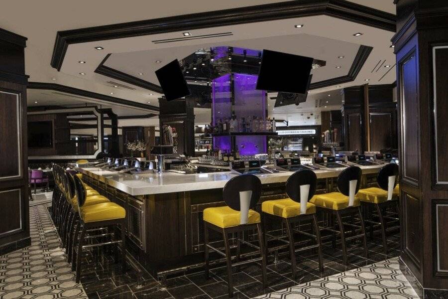 Harrah's Hotel & Casino bar,restaurant