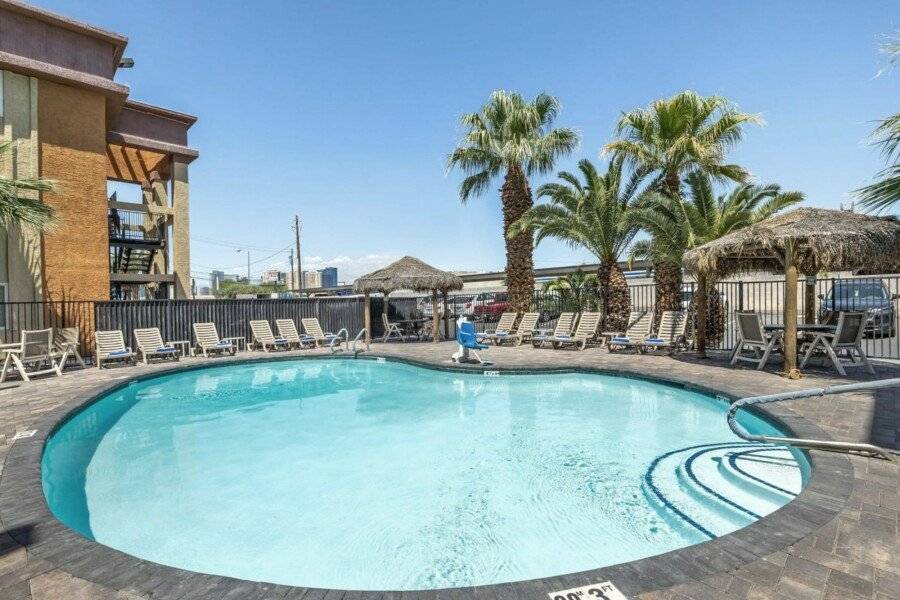 Best Western McCarran Inn outdoor pool