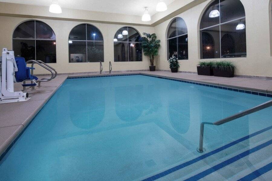 Baymont by Wyndham South Strip indoor pool,spa,