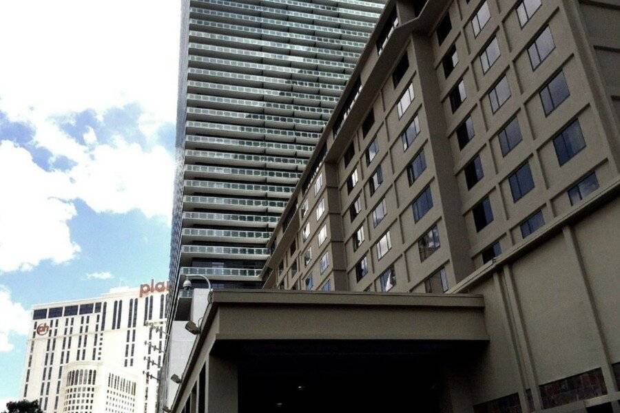 Jockey Resort Suites Center Strip facade