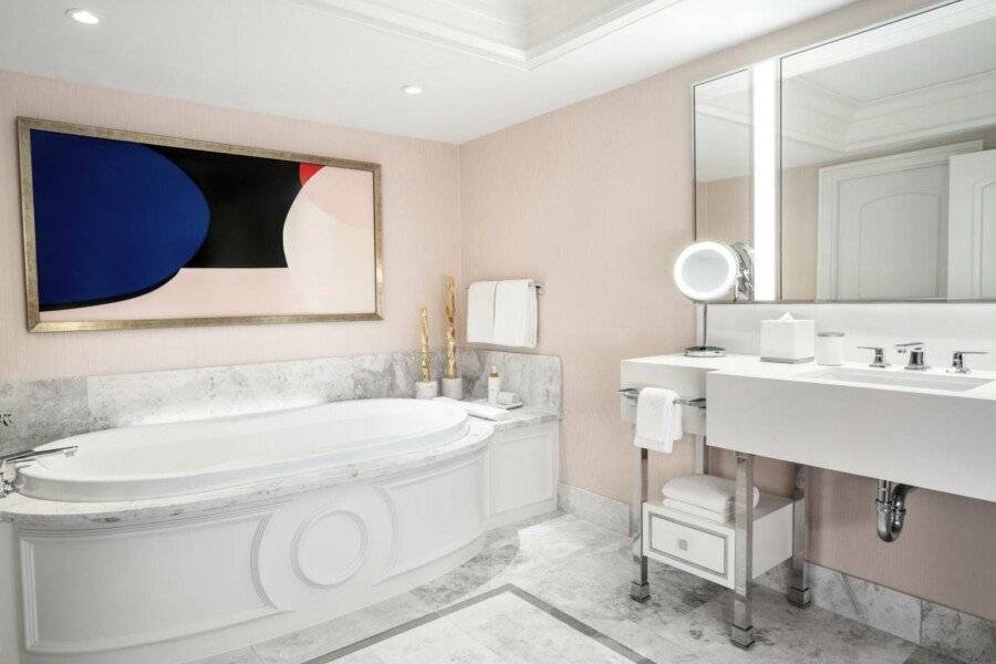 Bellagio bathtub