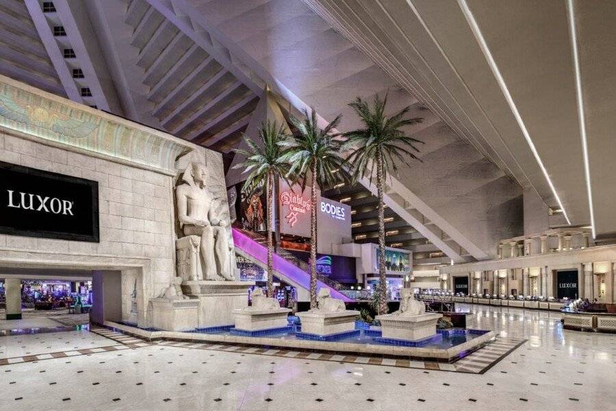 Luxor lobby,