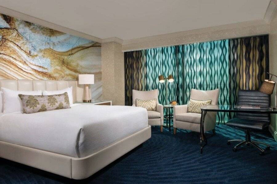 Mandalay Bay hotel bedroom