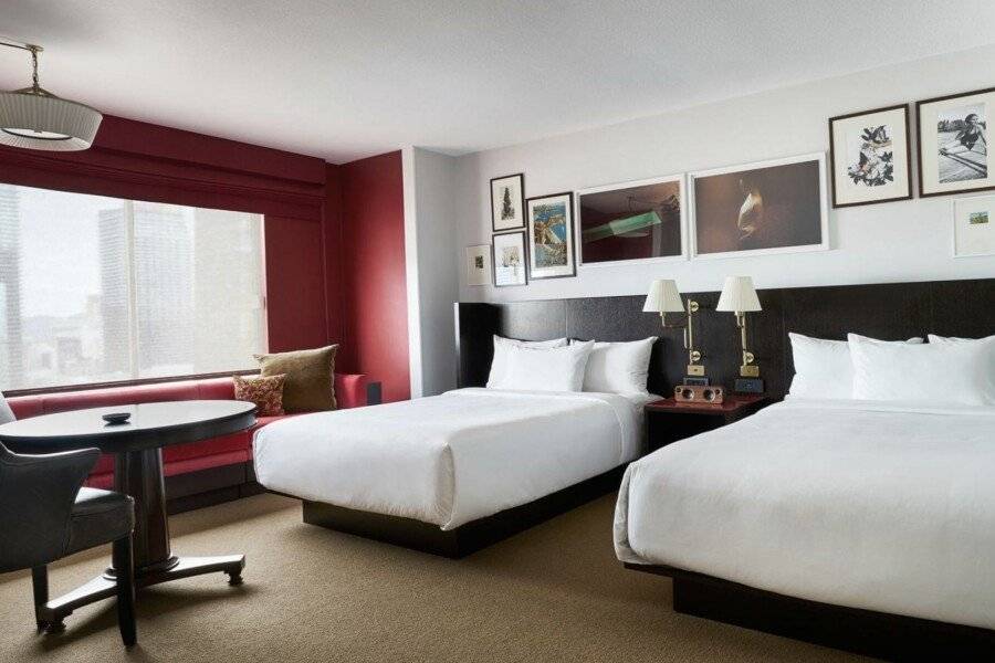 Park MGM hotel bedroom