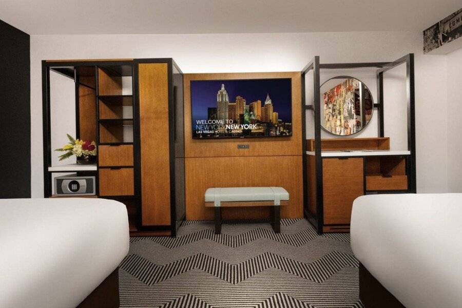 New York-New York hotel bedroom