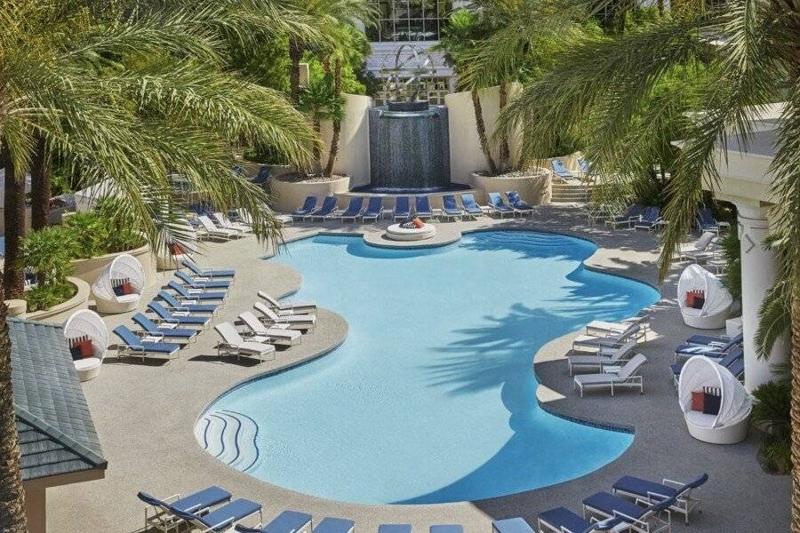 Four Seasons Hotel outdoor pool,spa