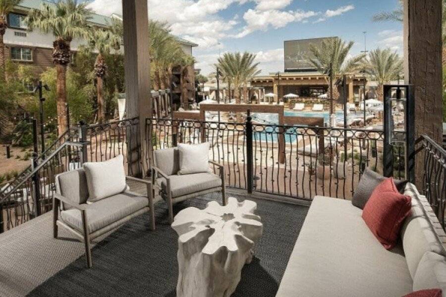 Silverton Casino Lodge - Newly Renovated balcony,outdoor pool