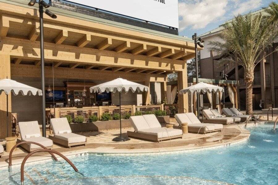 Silverton Casino Lodge - Newly Renovated outdoor pool,bar