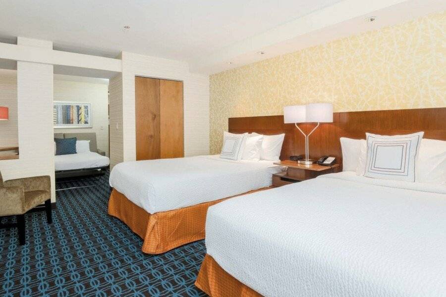 Fairfield by Marriott Inn & Suites Stadium Area hotel bedroom