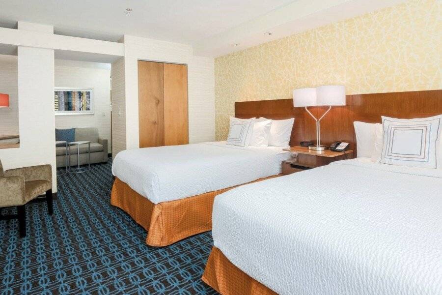 Fairfield by Marriott Inn & Suites Stadium Area hotel bedroom