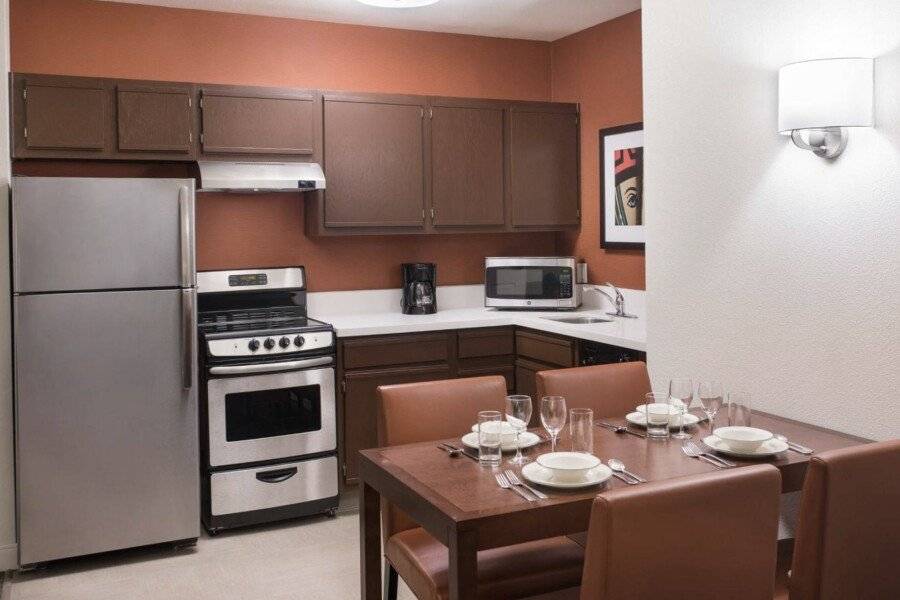 Residence Inn by Marriott Hughes Center kitchen