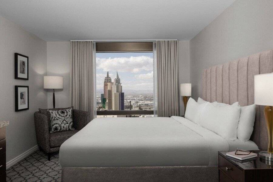 Marriott's Grand Chateau hotel bedroom,ocean view