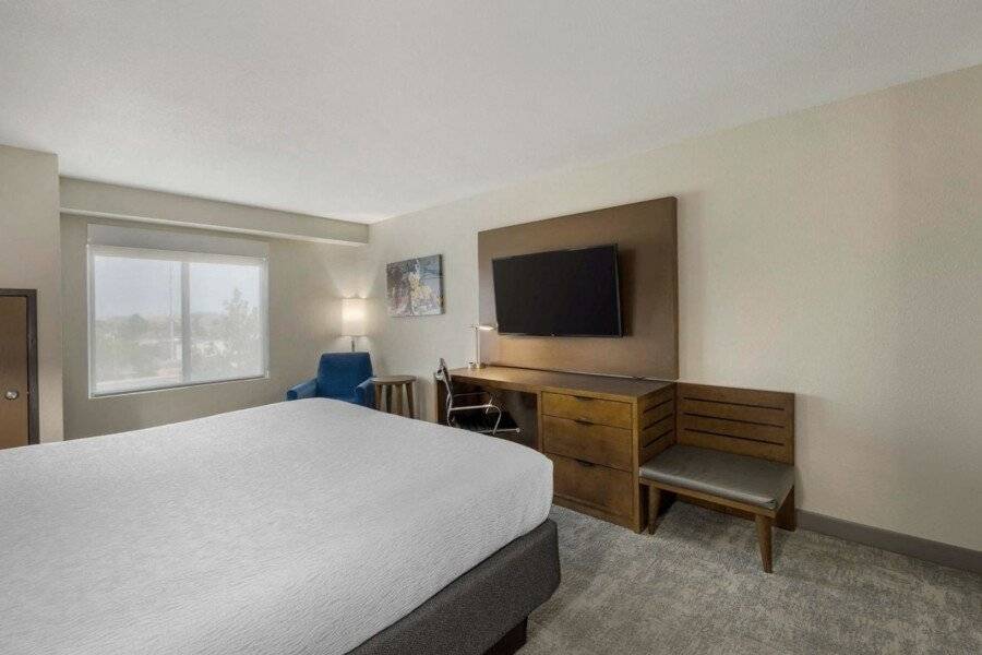 Best Western Plus Henderson Hotel hotel bedroom